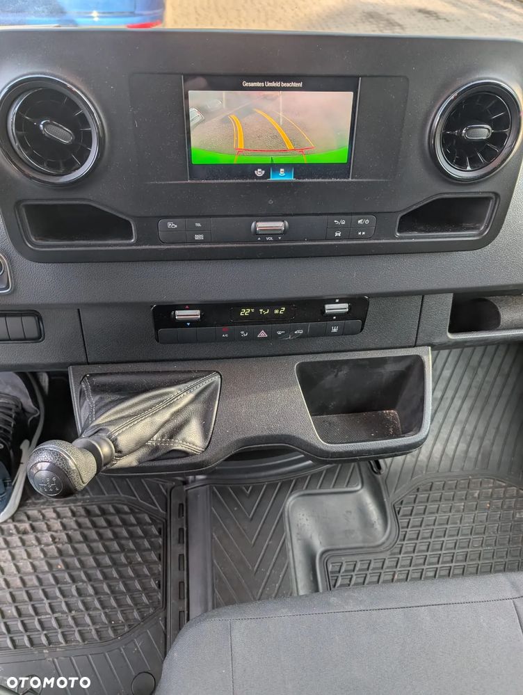 Mercedes-Benz Sprinter - 21