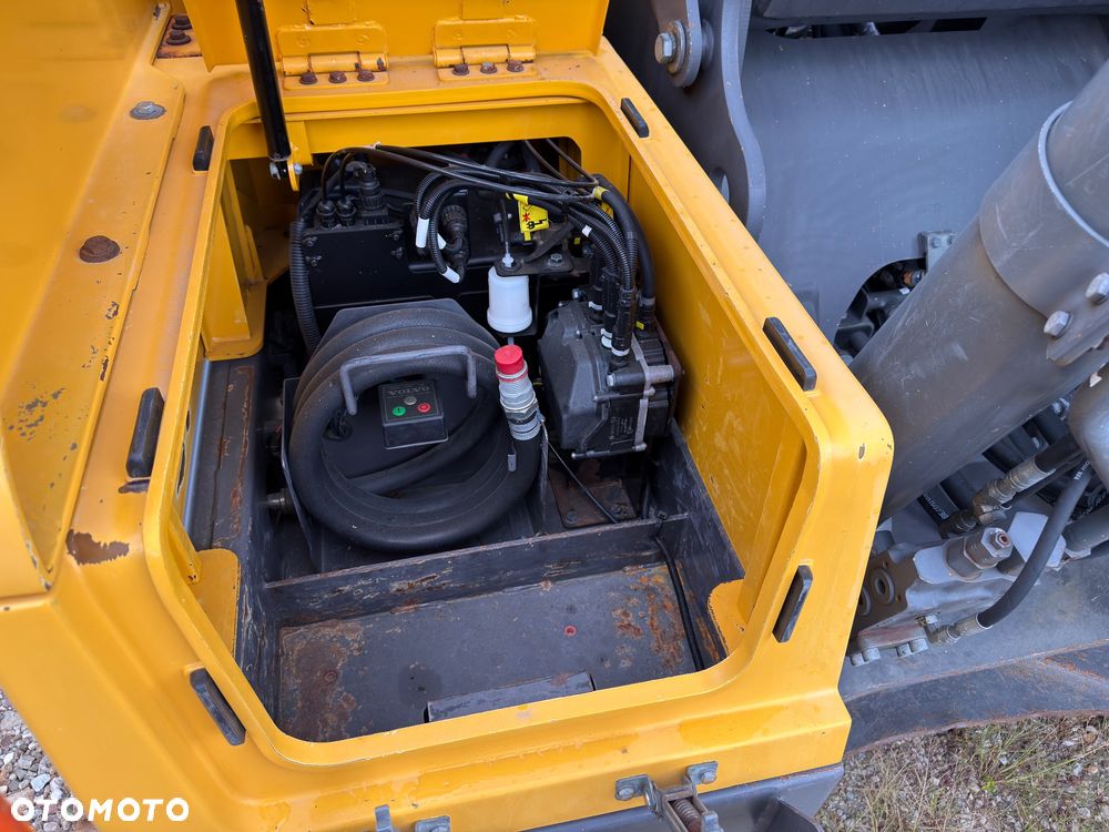 Volvo EC 220 EL - 25