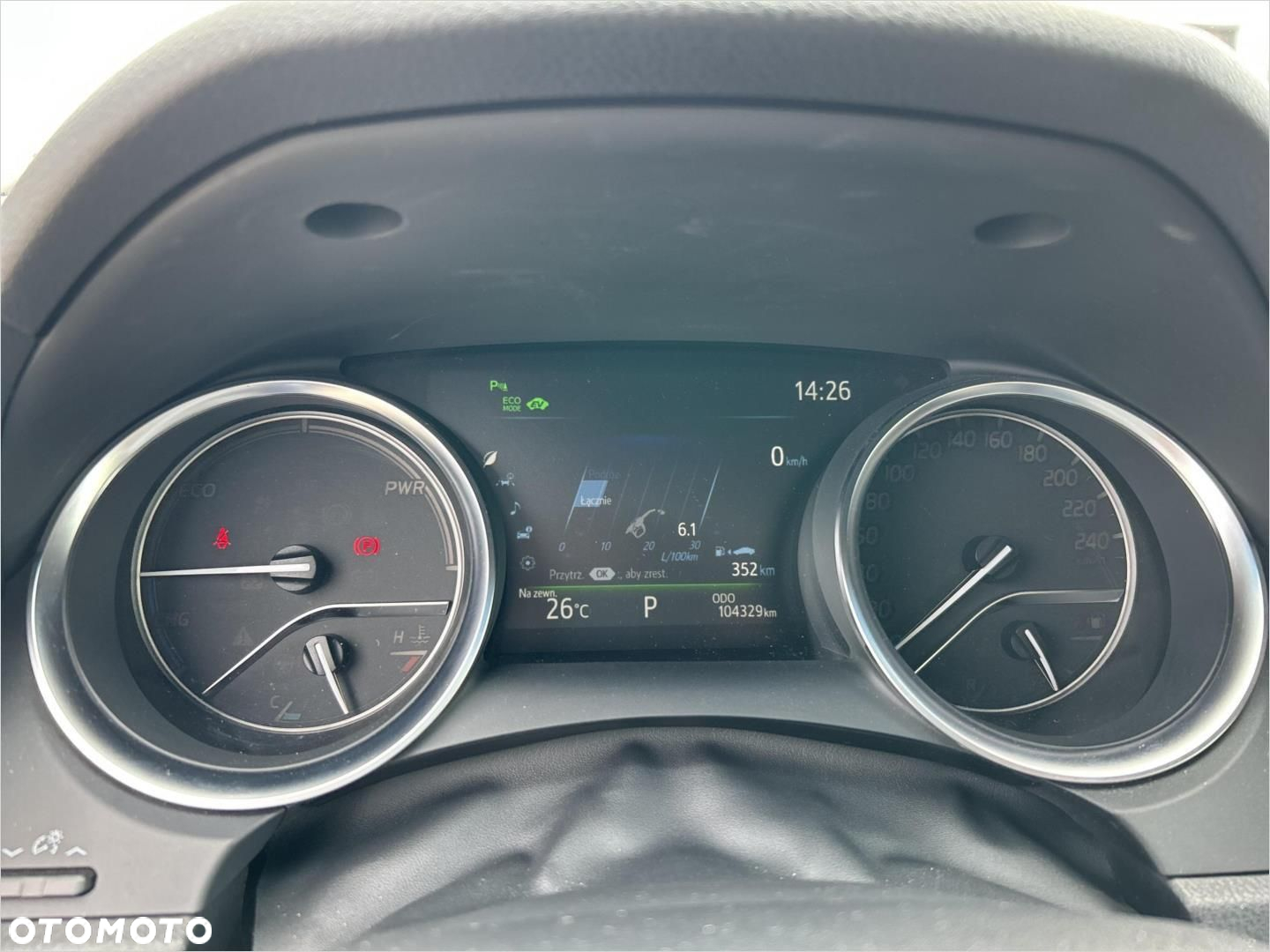 Toyota Camry 2.5 Hybrid Comfort CVT - 21