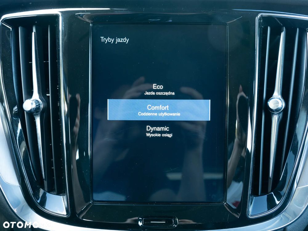 Volvo V60 D4 Momentum Pro - 31