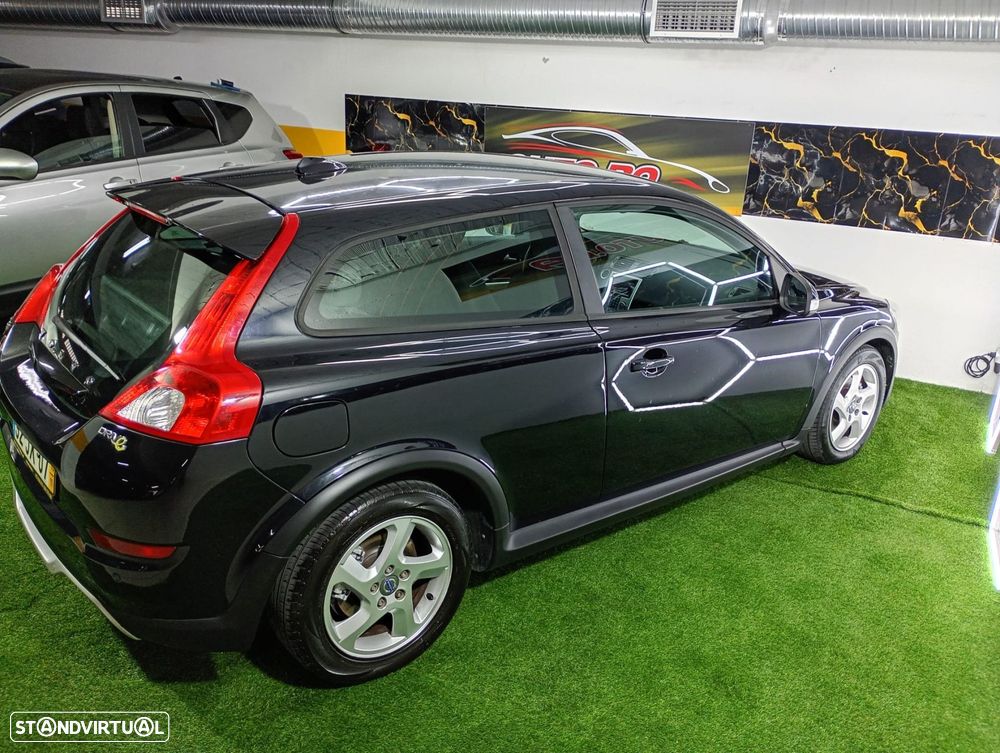 Volvo C30 1.6 D Drive Momentum — fotografia 36