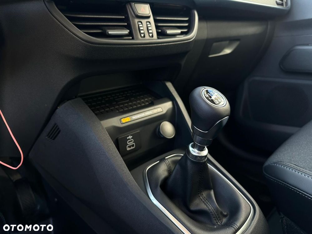 Ford Transit Courier - 20