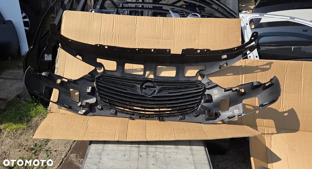 Stelaż Grill atrapa chłodnicy Opel Combo E 9816859580 Wzmocnienie stelaż zderzaka atrapy grila Opel Combo E - 9