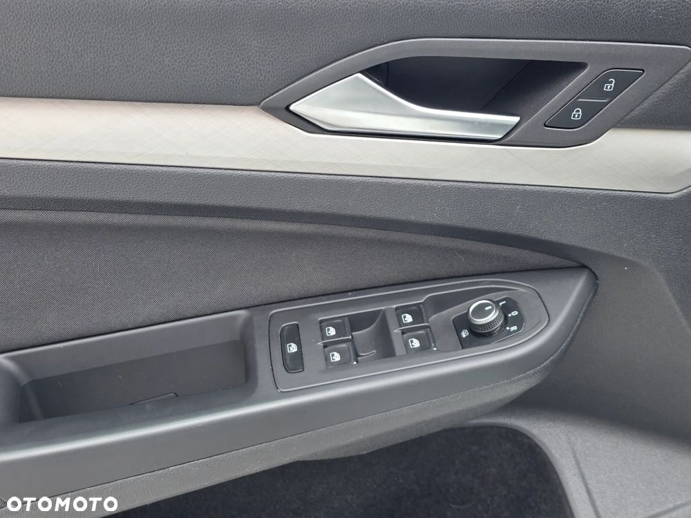 Volkswagen Golf 2.0 TDI Life - 23