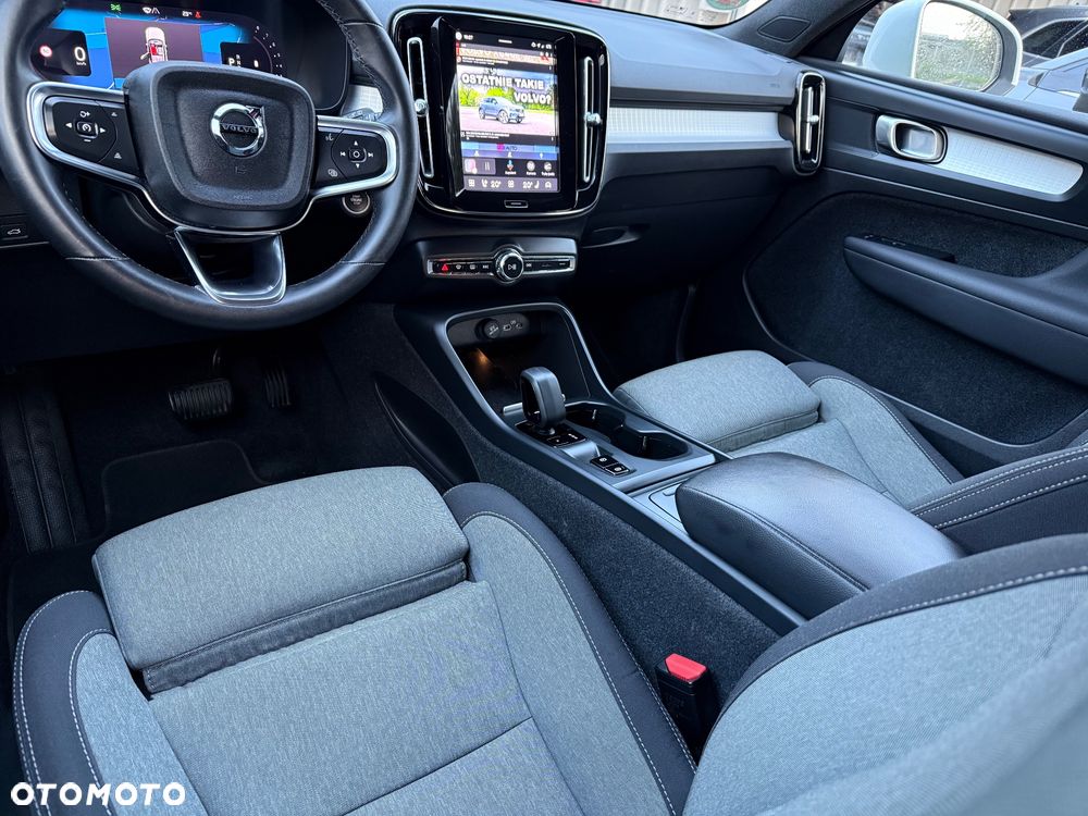 Volvo XC 40 B3 B DKG Plus Dark - 39