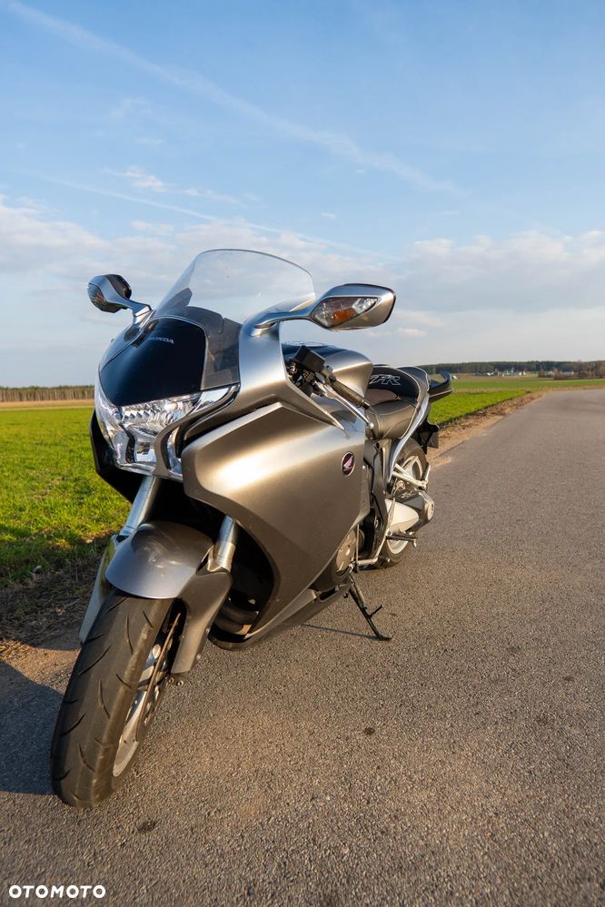 Honda VFR - 11