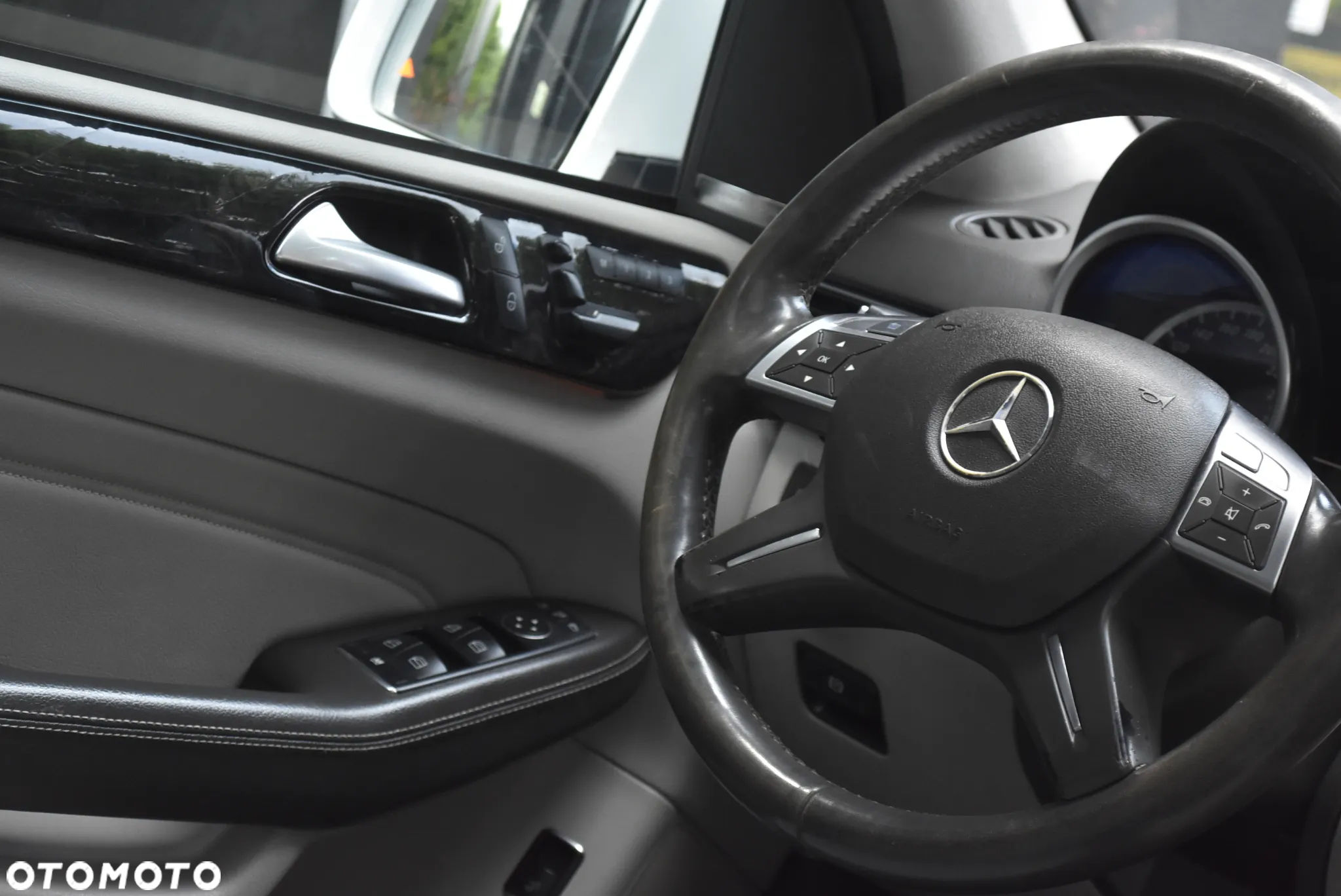 Mercedes-Benz ML 350 BlueTEC 4MATIC 7G-TRONIC Edition 1 - 27