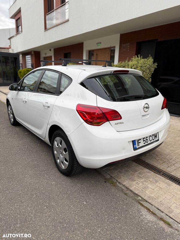 Opel Astra - 4