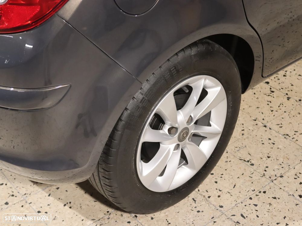 Opel Corsa 1.2 Cosmo - 30