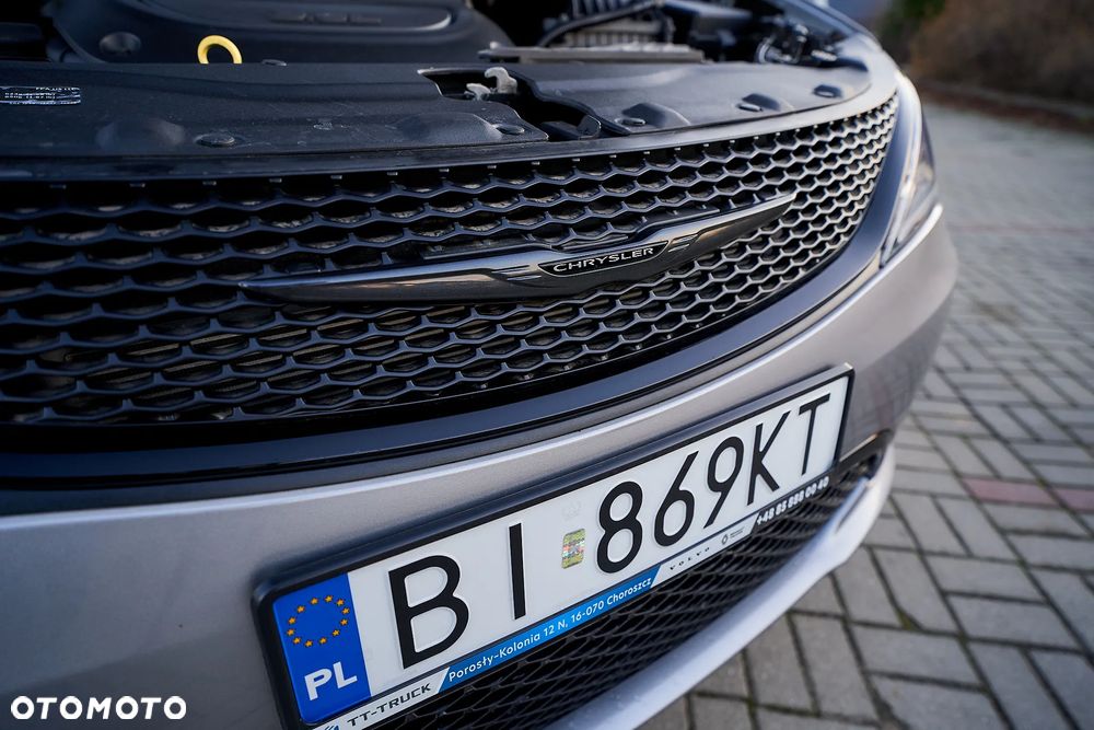 Chrysler Pacifica - 41