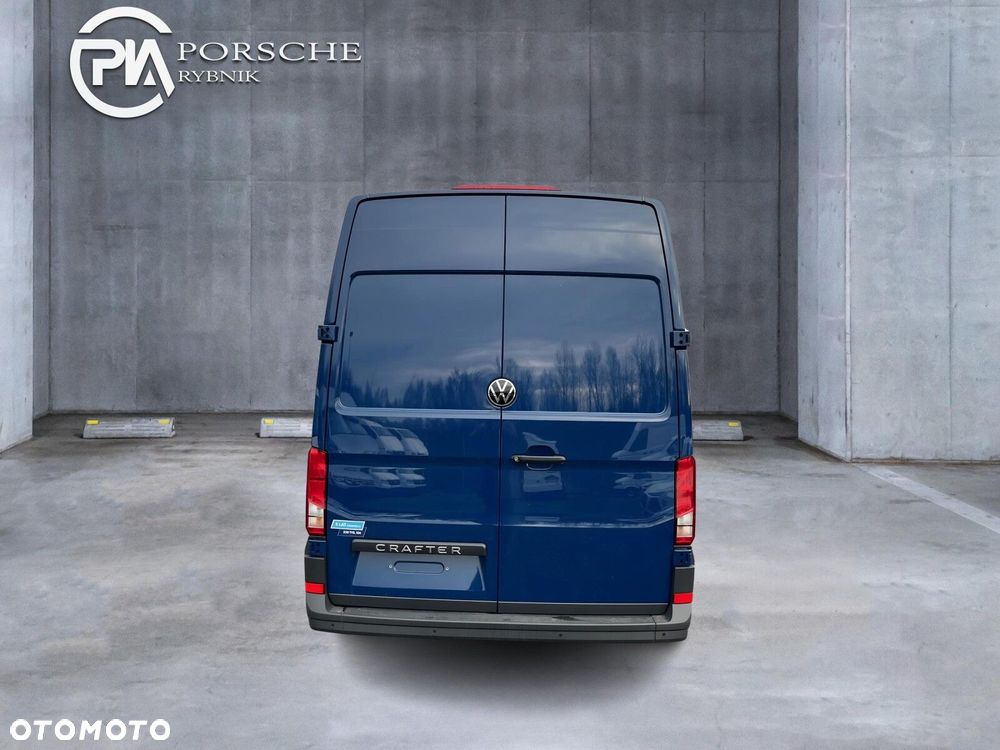 Volkswagen Crafter 35 Furgon z wysokim dachem silnik: 2,0 l EU6 SCR 140 KM / skrzynia biegów: automatyczna 8-biegowa rozstaw osi: 3640 mm - 6