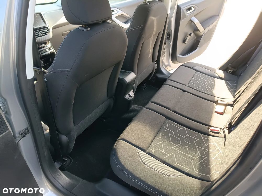 Peugeot 2008 PureTech 82 Style - 19