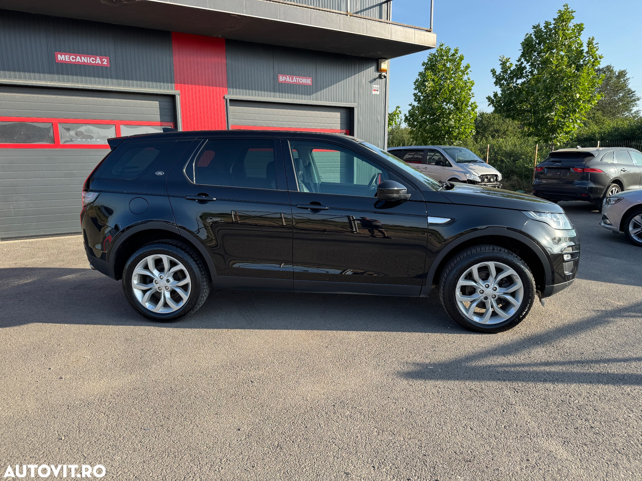 Land Rover Discovery Sport 2.0 D150 MHEV HSE - 13