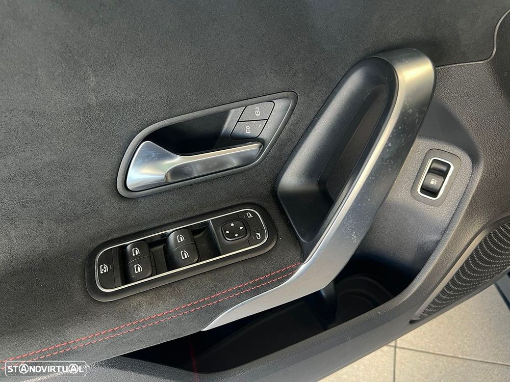 Mercedes-Benz A 250 e 8G-DCT AMG Line - 23