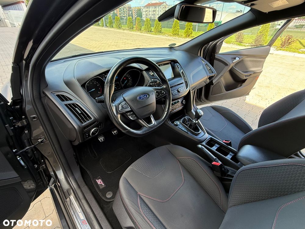 Ford Focus 1.0 EcoBoost ST-Line Black ASS - 17