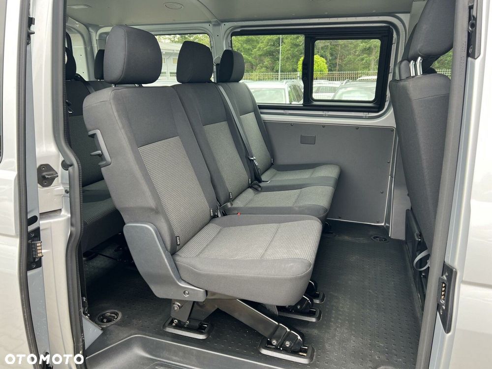 Volkswagen Transporter - 12