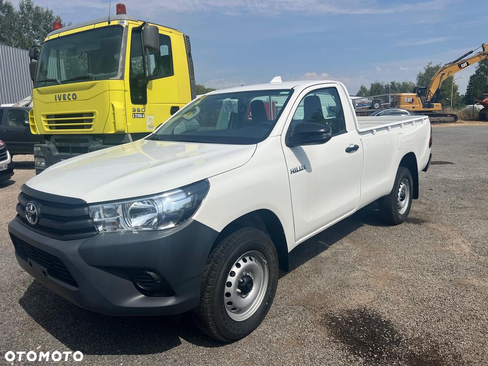 Toyota Hilux 2.4 D-4D Single Cab DLX 4x4 - 1