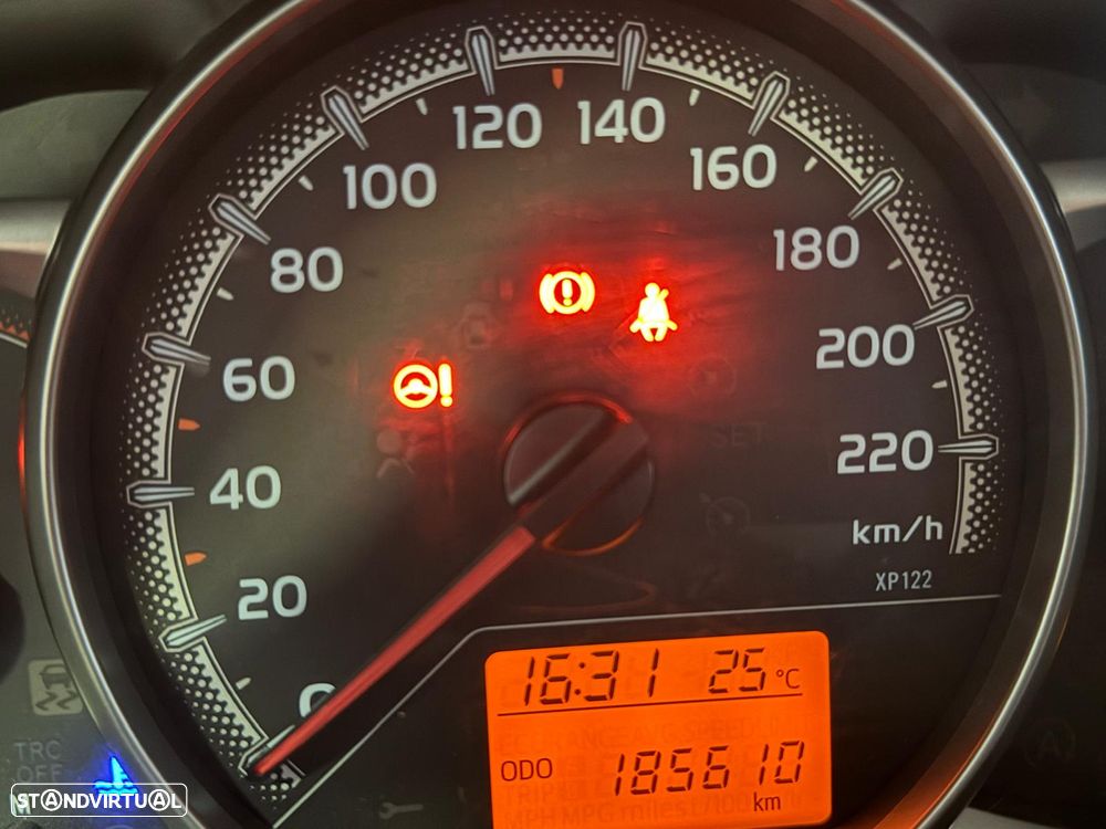Toyota Yaris Bizz 1.4 D-4D AC - 3