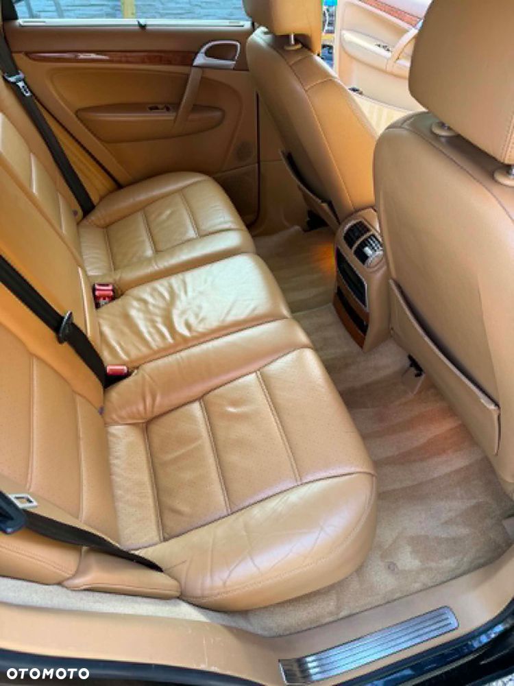 Porsche Cayenne - 6
