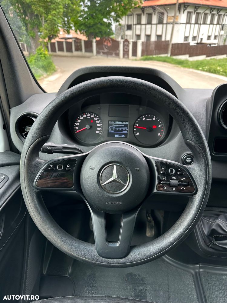 Mercedes-Benz Sprinter - 17