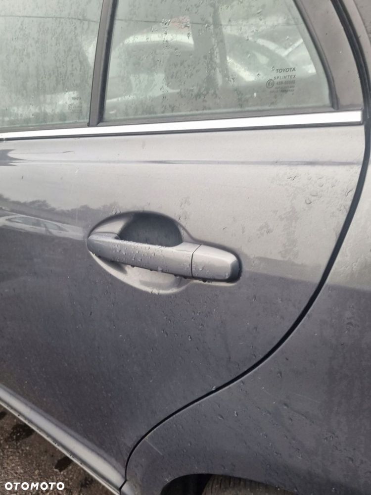 TOYOTA AVENSIS II T25 03-06 2004 r. KOMBI LAKIER 1E5 DRZWI LEWY TYŁ LT * - 4