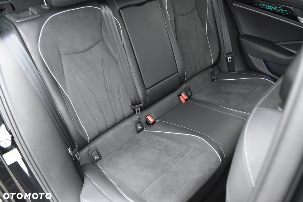 Volkswagen Passat Variant - 34