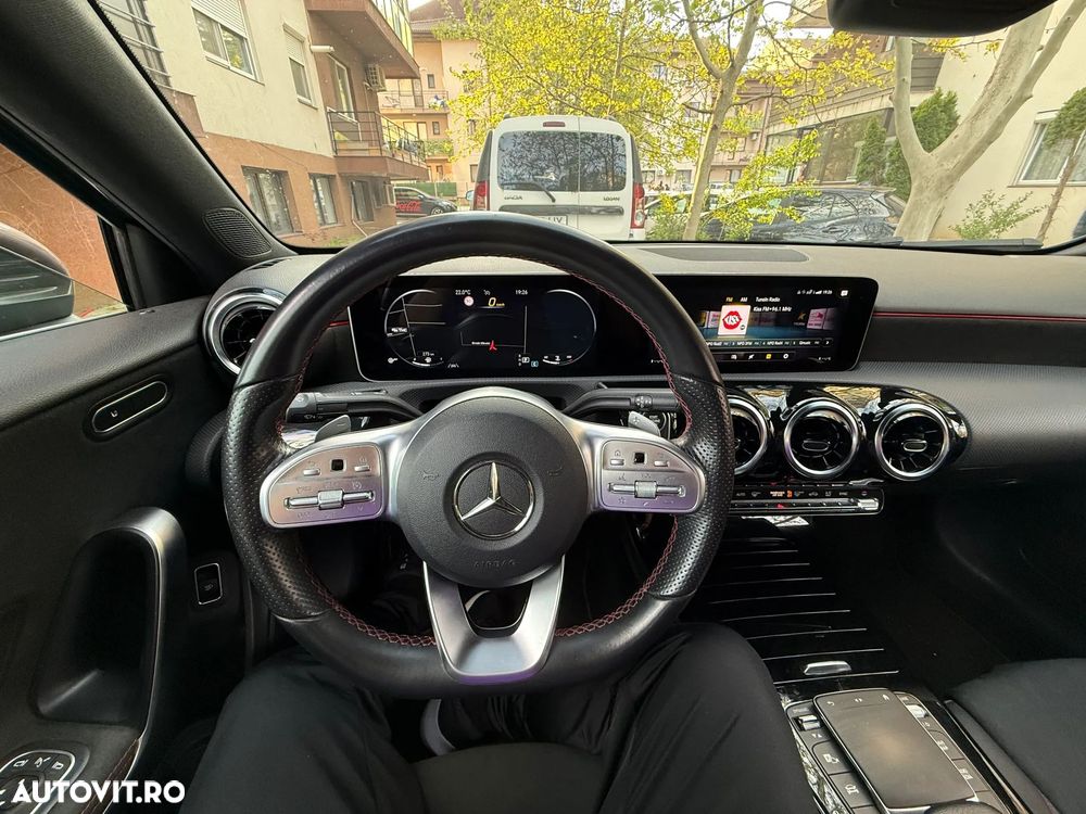 Mercedes-Benz A 200 7G-DCT AMG Line - 7