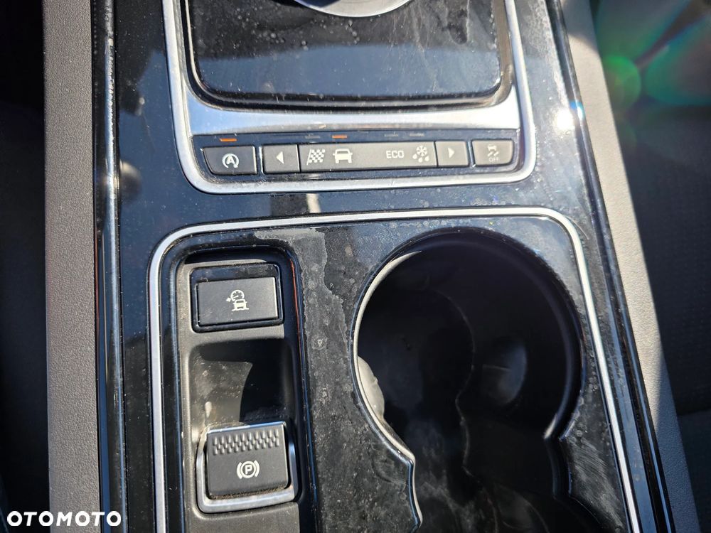 Jaguar XE E-Performance Pure - 23