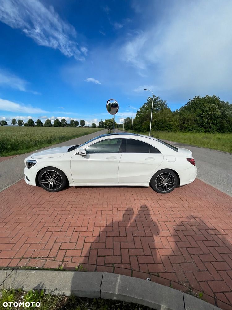 Mercedes-Benz CLA 220 4-Matic AMG Line - 6
