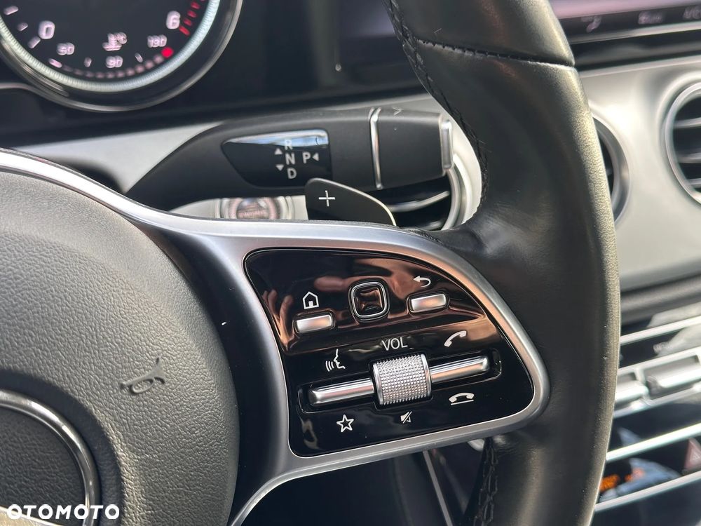 Mercedes-Benz Klasa E 200 d 9G-TRONIC - 22