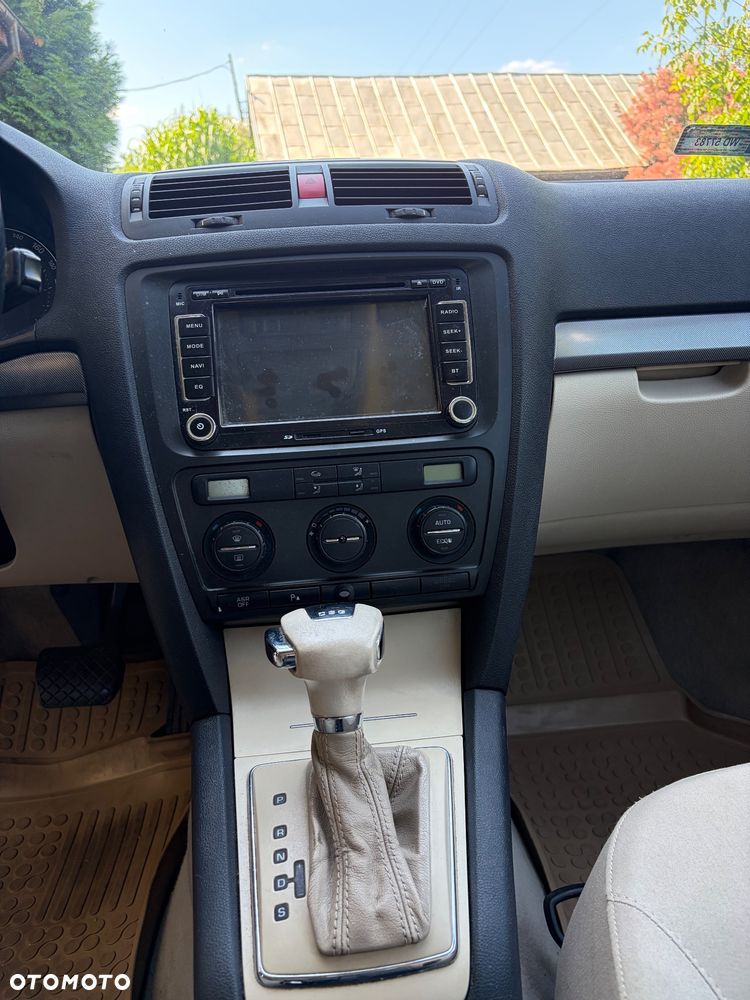 Skoda Octavia 1.9 TDI Elegance DSG - 11