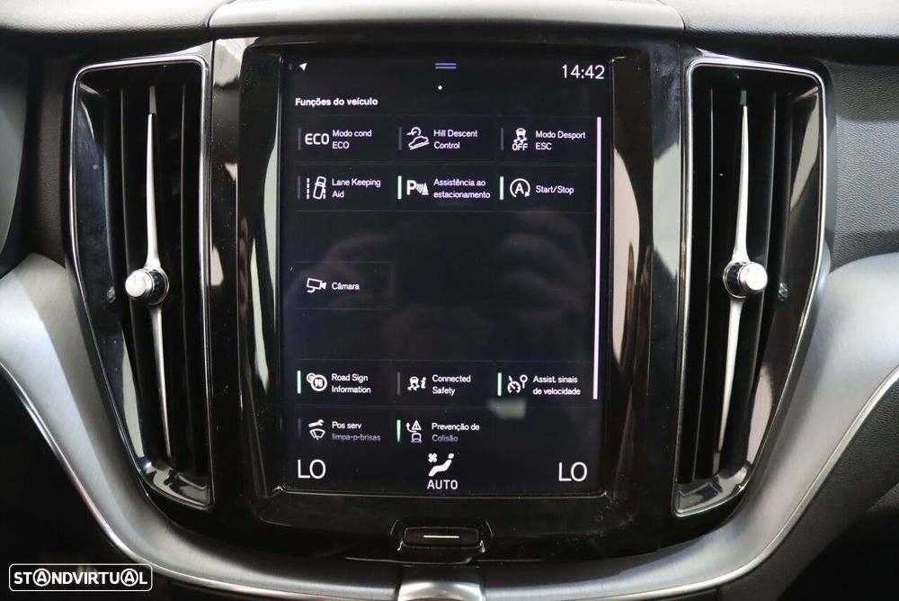 Volvo XC 60 2.0 D4 Inscription AWD Geartronic - 24