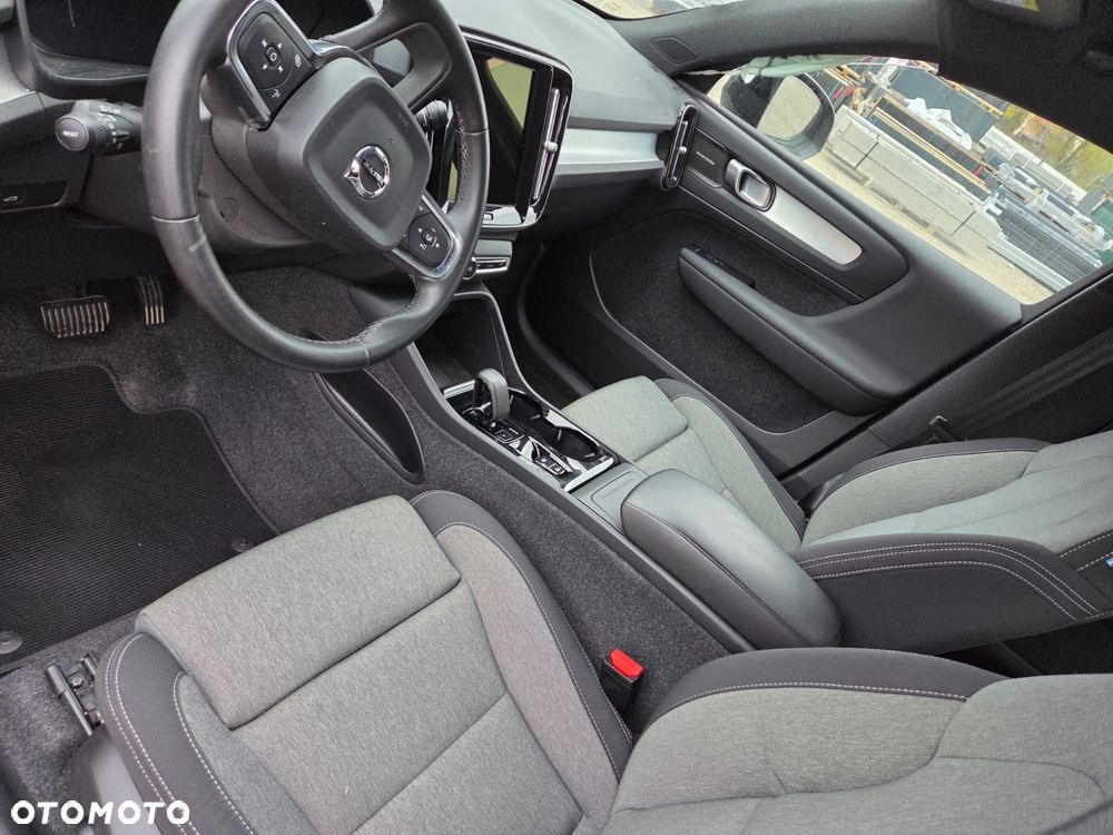 Volvo XC 40 B3 DKG Essential - 25