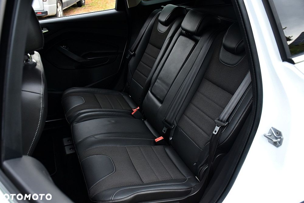 Ford Kuga 2.0 TDCi 4x4 Titanium - 36