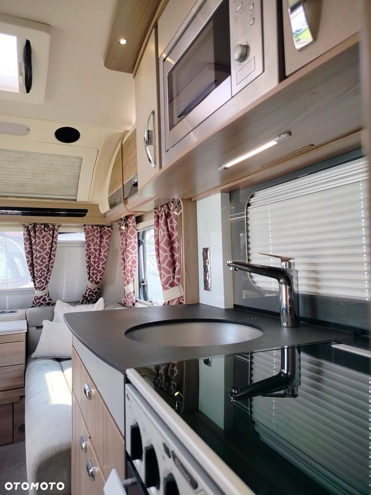 SWIFT Conqueror 560 - 28