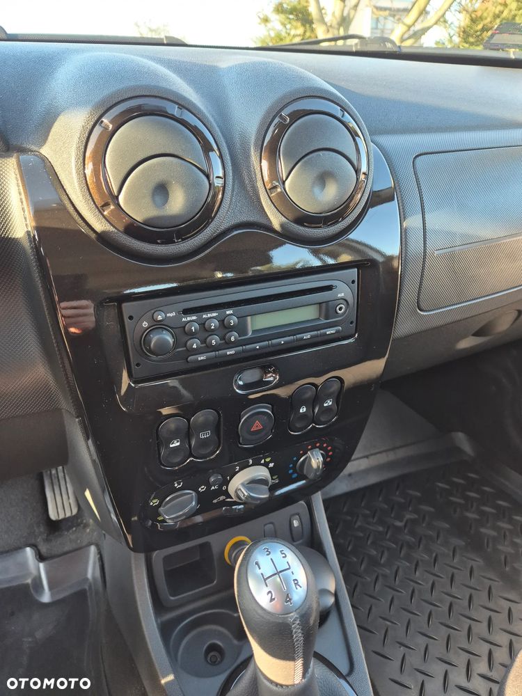 Dacia Duster 1.6 Laureate - 10