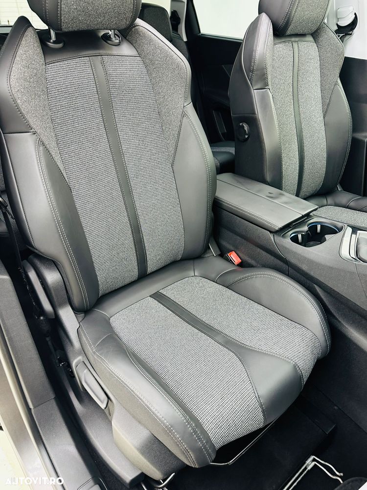 Peugeot 5008 1.2 Puretech Turbo s&s GT-Line - 19