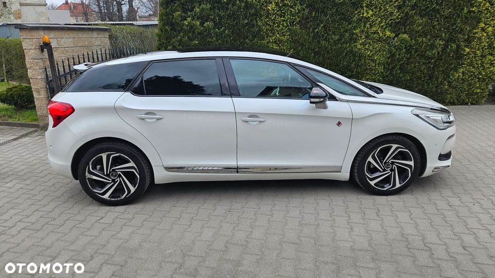 DS Automobiles DS 5 - 10