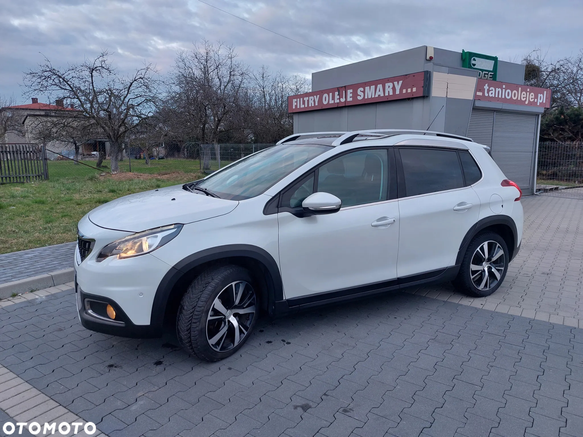 Peugeot 2008 1.2 Pure Tech Allure S&S EAT6 - 10