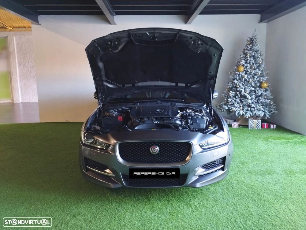 Jaguar XE 2.0 D R-Dynamic SE - 27