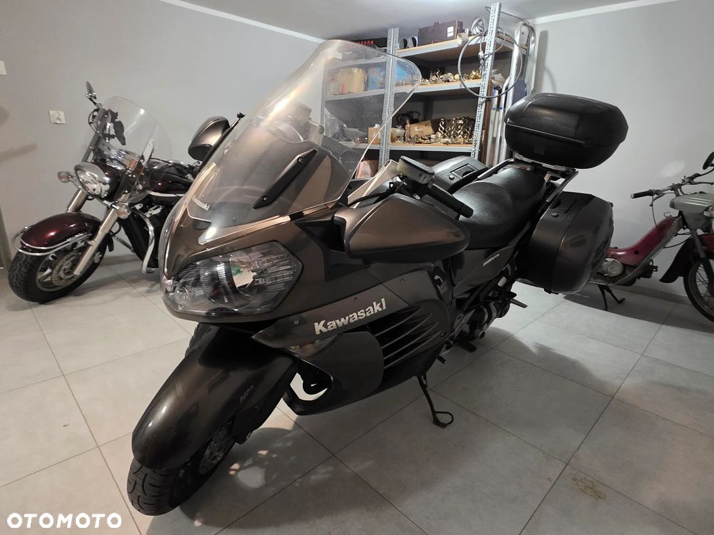 Kawasaki GTR - 3