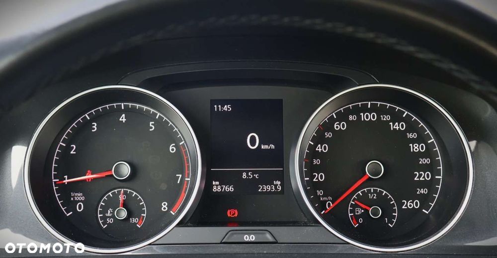 Volkswagen Golf - 18