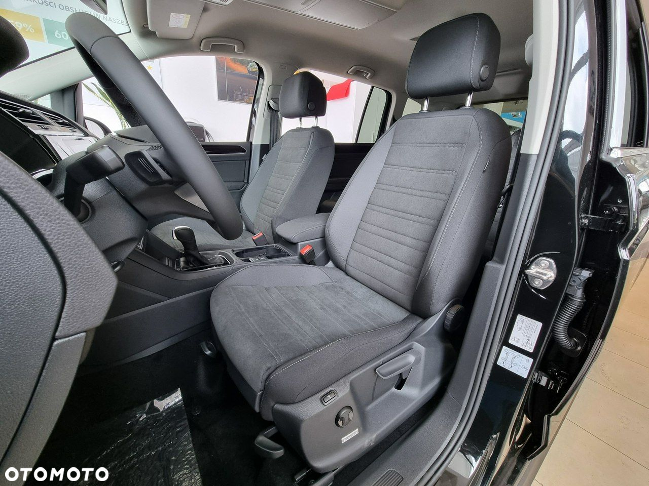 Volkswagen Touran - 10