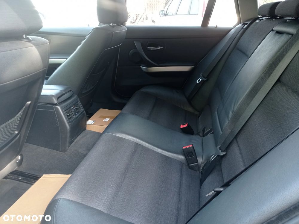 UWAGA ! AUTO W CAŁOŚCI 2008 BMW 3 E91 325i 218ps R6 AUTOMAT KLIMATRONIC XENON ALU MALE KM SERW SKÓRY I WLAS ZAREJ PL - 10