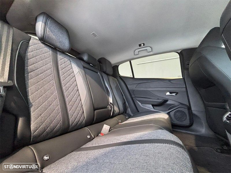 Peugeot 408 1.6 Hybrid Allure e-EAT8 - 11