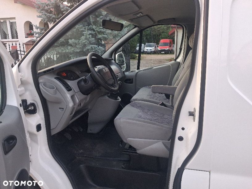 Renault Trafic - 12