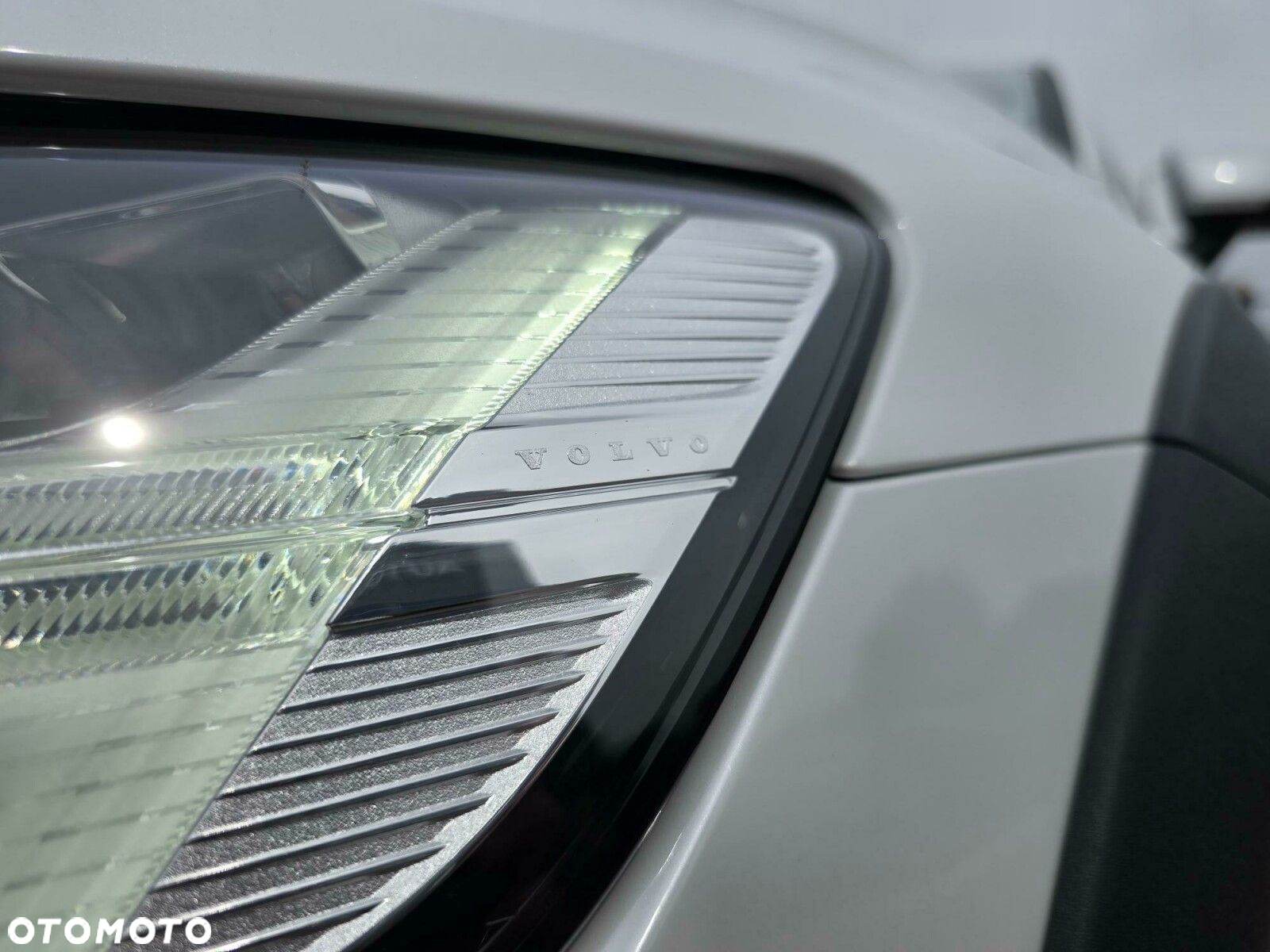 Volvo V60 Cross Country Plus B5 B AWD - 12