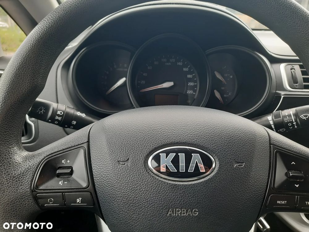 Kia Rio 1.2 M - 10
