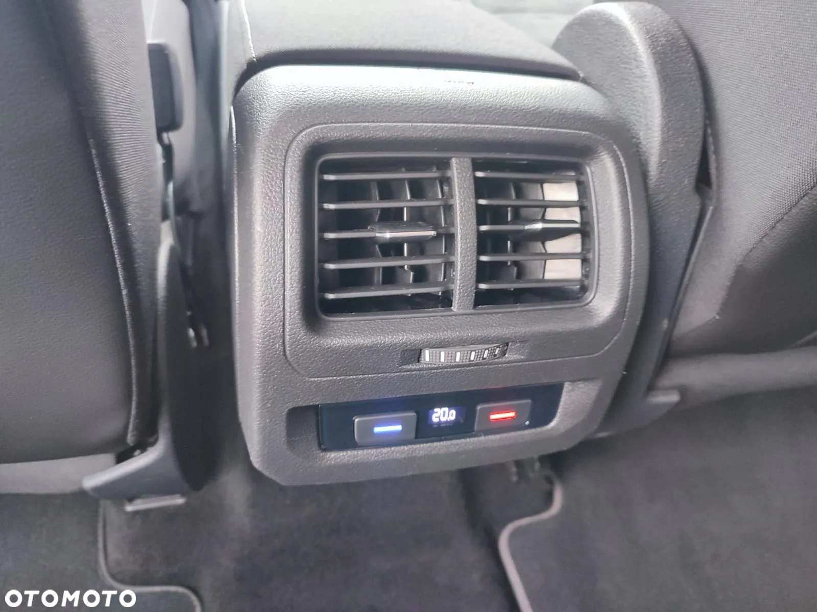 Volkswagen Touran 1.6 TDI SCR (BlueMotion Technology) DSG Comfortline - 18