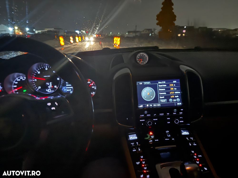 Porsche Cayenne Platinum Edition - 10